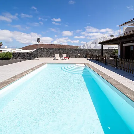 Villa Vv Siray Pool & Play - 3 Bed Yaiza