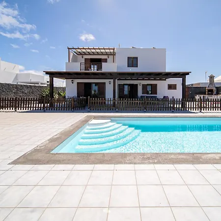 Vv Siray Pool & Play - 3 Bed * Yaiza